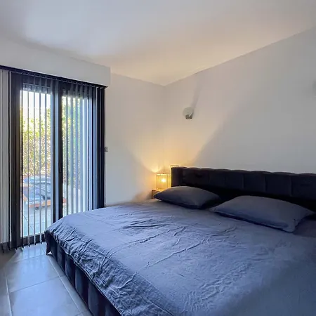 Pieds Dans L'eau Les Lecques